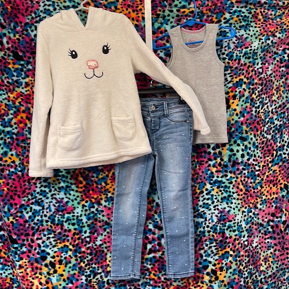 3 FOR 1 price!•~GIRLS~• Bundle ~ Isaac Mizrahi Hoodie, jeans/jeggings + tank top - Picture 2 of 13